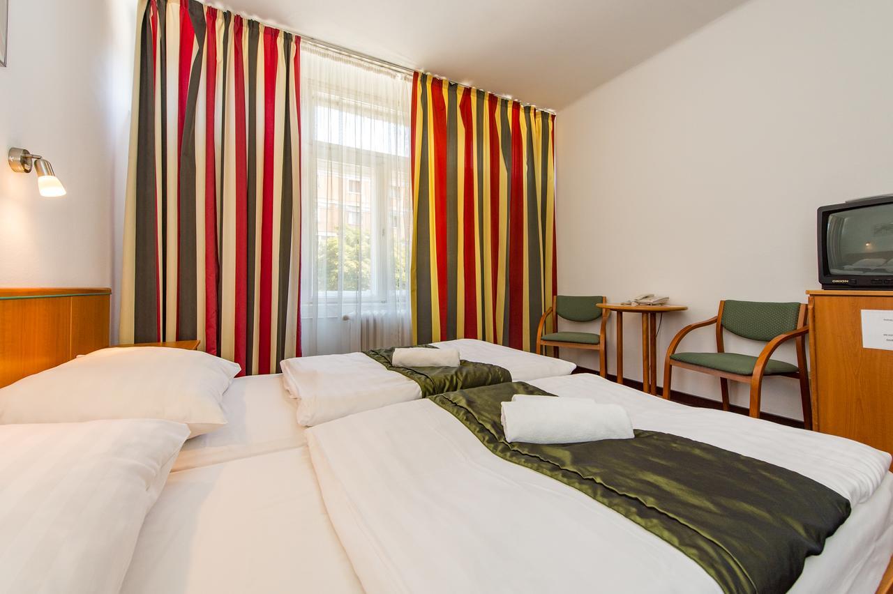 Hotel Griff ブダペスト エクステリア 写真