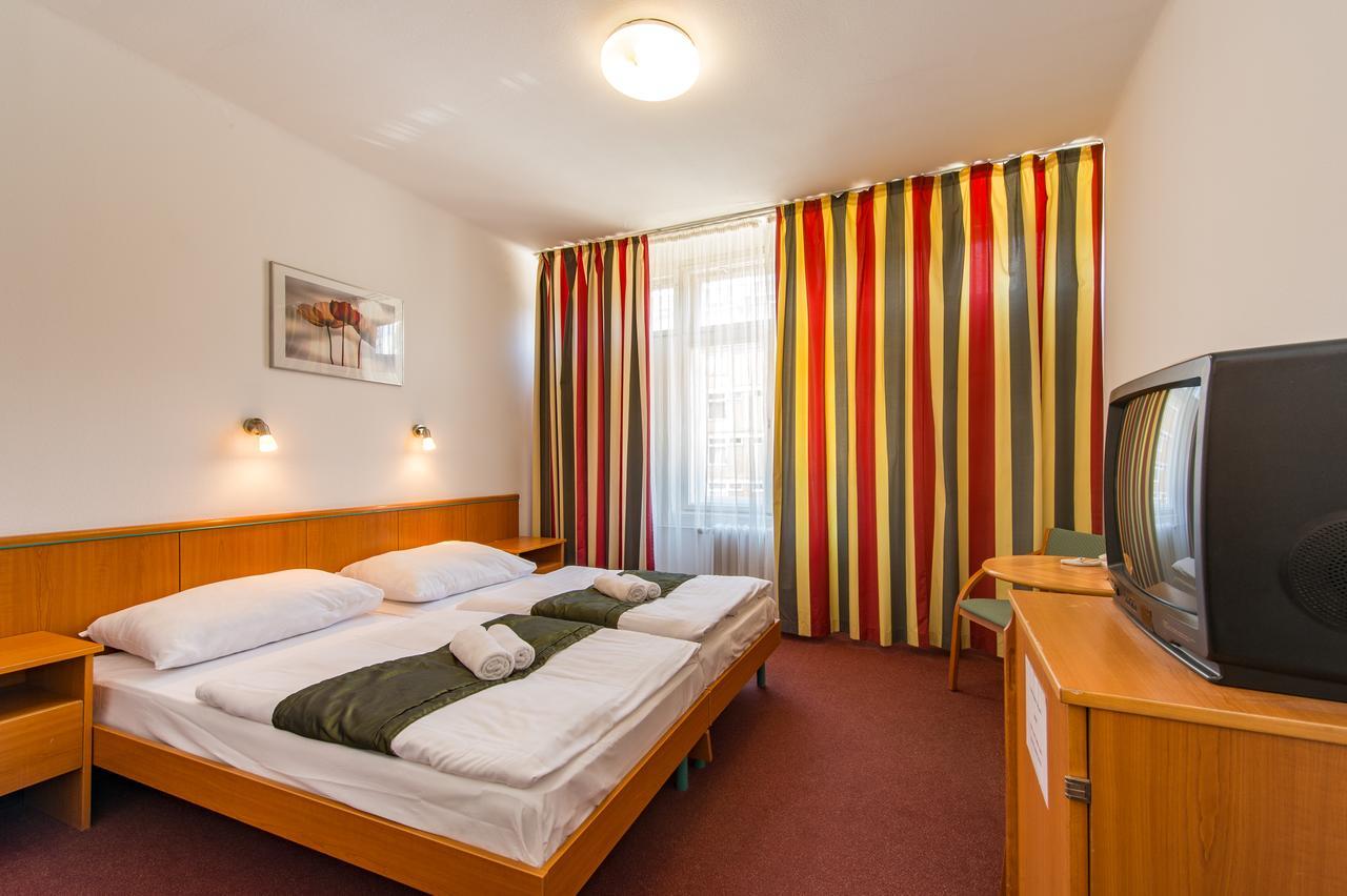 Hotel Griff ブダペスト エクステリア 写真