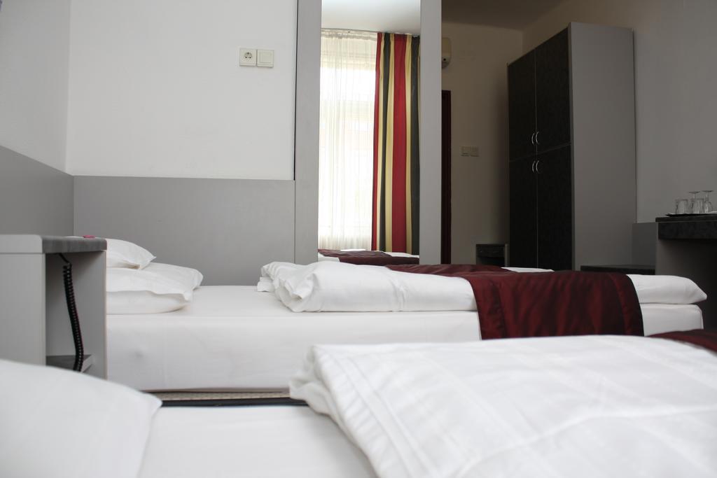 Hotel Griff ブダペスト エクステリア 写真