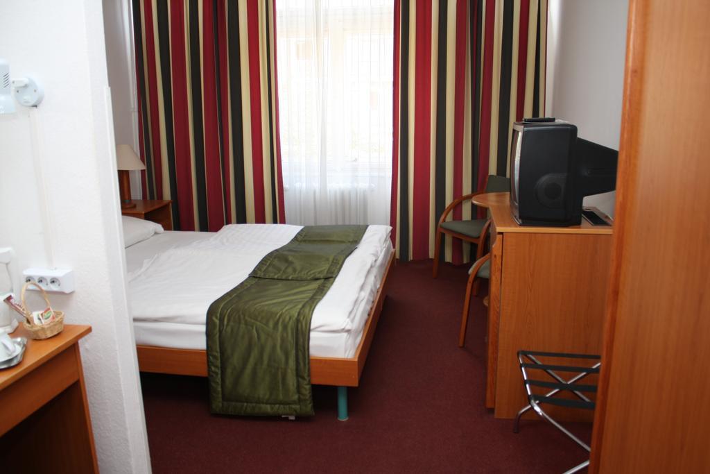 Hotel Griff ブダペスト エクステリア 写真