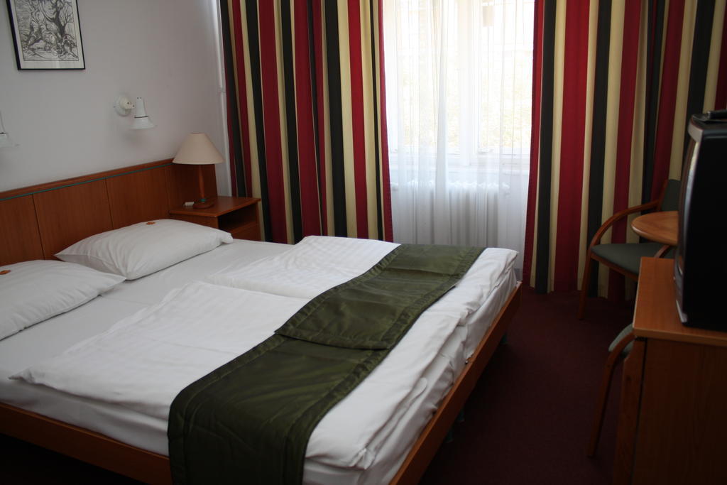 Hotel Griff ブダペスト エクステリア 写真